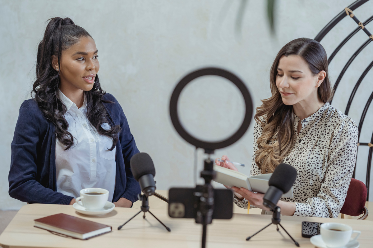 Women Interview in Social Media