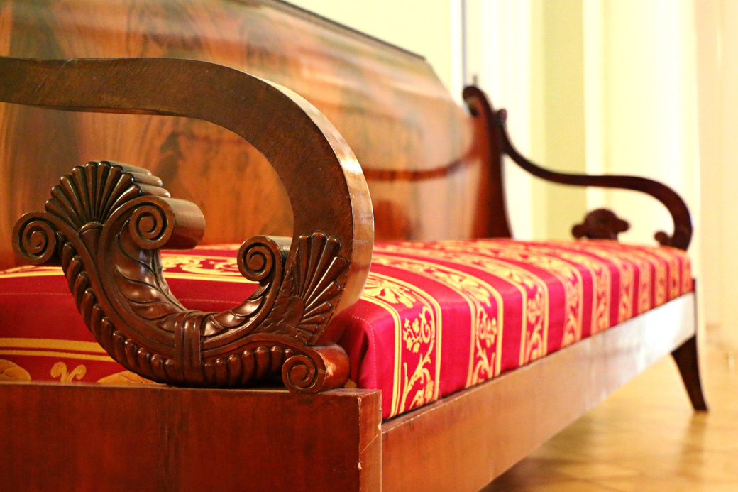 Wooden Furniture with Foam